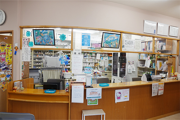 有限会社三気堂 クローバー薬局内観